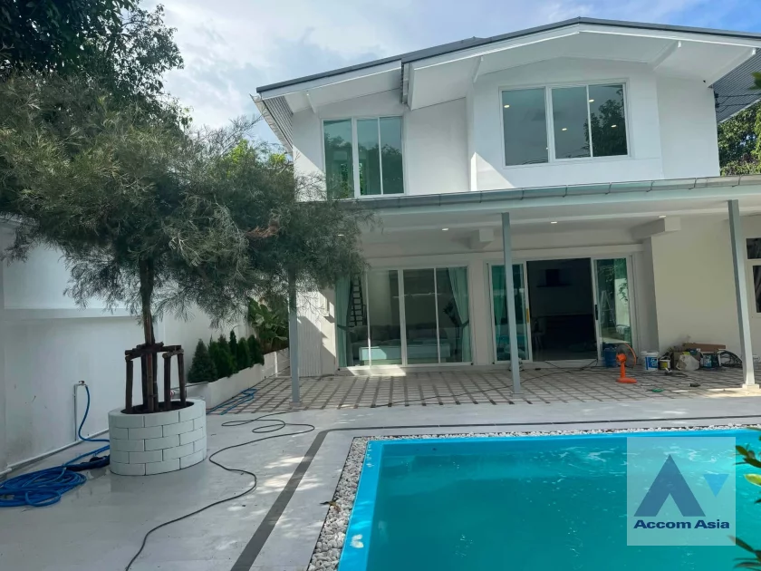 unitPrivate Swimming Pool, Pet friendly |  4 Bedrooms  House For Rent in Sukhumvit, Bangkok  near BTS On Nut (AA46588)