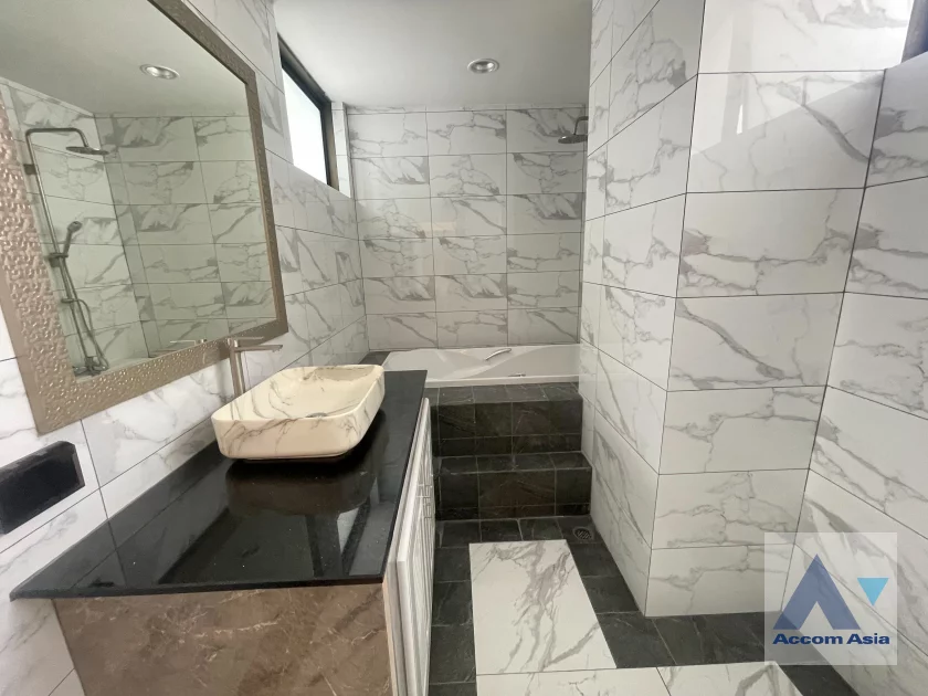 21  3 br Condominium for rent and sale in Sukhumvit ,Bangkok BTS Thong Lo at Karuehart Thongthip AA46592