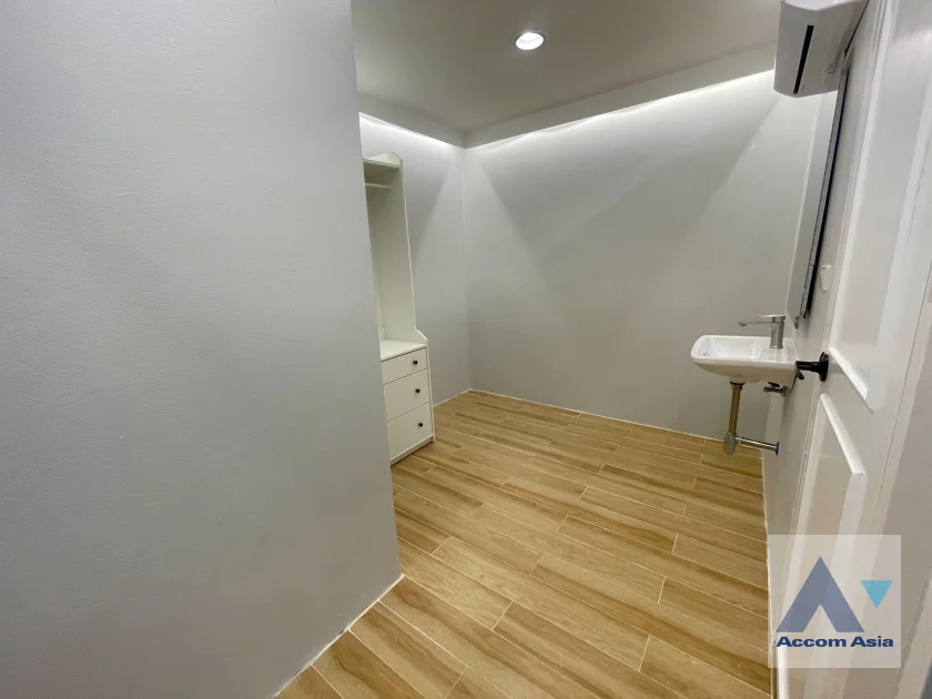 19  3 br Condominium for rent and sale in Sukhumvit ,Bangkok BTS Thong Lo at Karuehart Thongthip AA46592