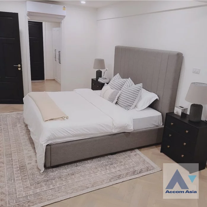 7  3 br Townhouse for rent and sale in Sukhumvit ,Bangkok BTS Phra khanong at Moo Baan Klongtan Nivet AA46607