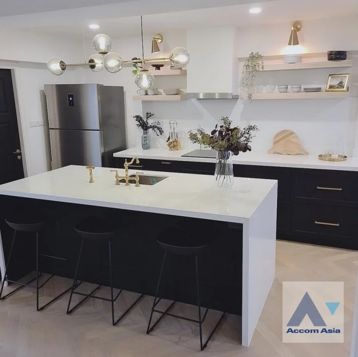  1  3 br Townhouse for rent and sale in Sukhumvit ,Bangkok BTS Phra khanong at Moo Baan Klongtan Nivet AA46607