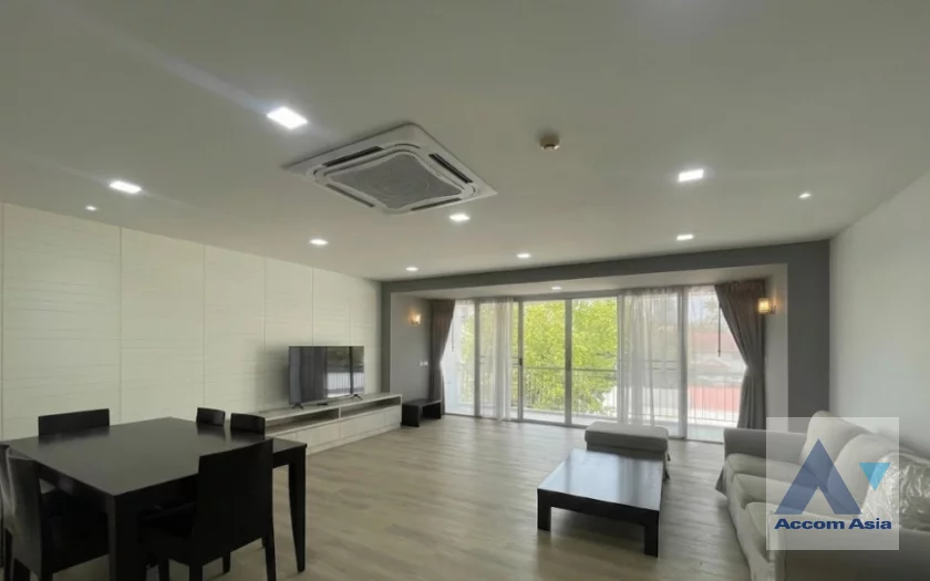 Pet friendly |  Modern spacious residence Apartment  3 Bedroom for Rent BTS Thong Lo in Sukhumvit Bangkok
