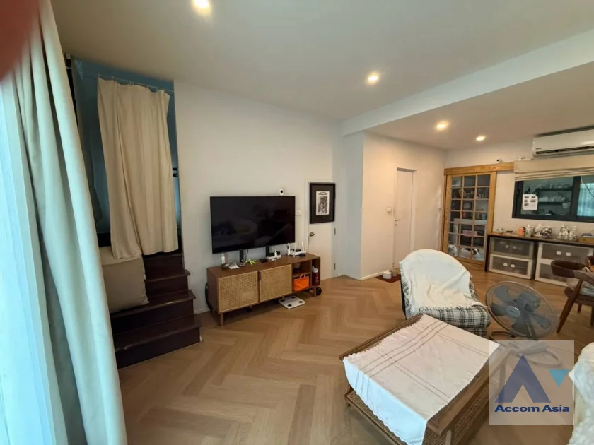 5  3 br Townhouse For Sale in Latkrabang ,Bangkok  at PLEX Onnut - Wongwaen  AA46610