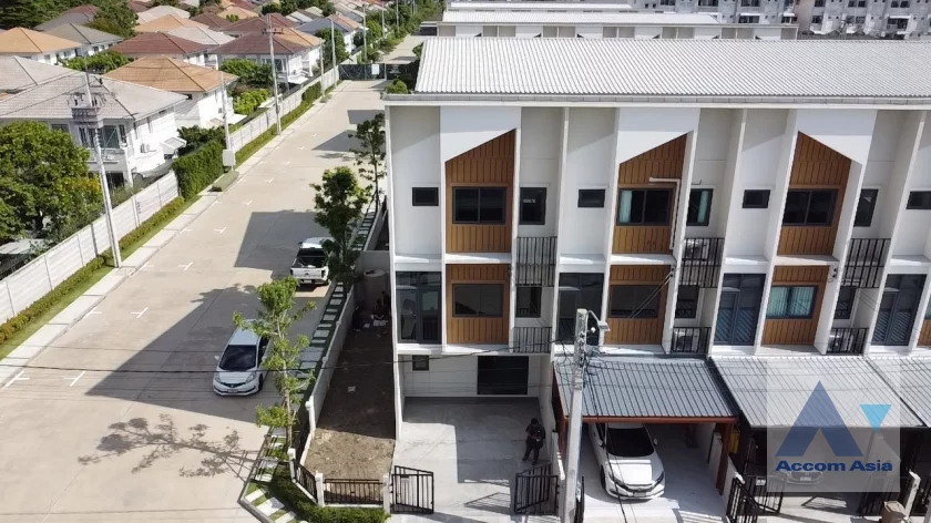  2  3 br Townhouse for rent and sale in Latkrabang ,Bangkok  at PLEX Onnut - Wongwaen  AA46610