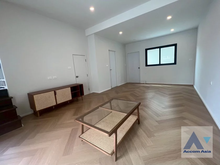 6  3 br Townhouse for rent and sale in Latkrabang ,Bangkok  at PLEX Onnut - Wongwaen  AA46610
