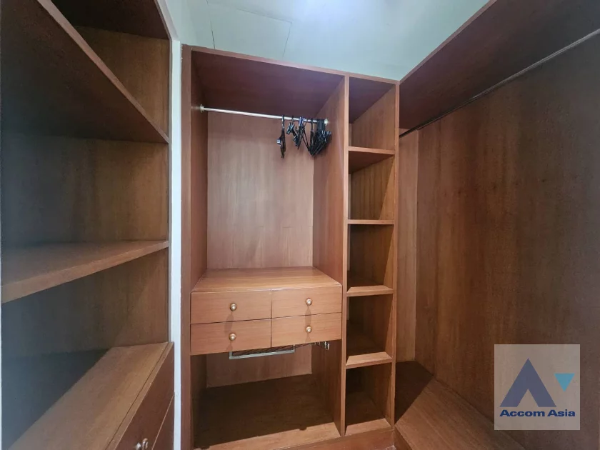 14  3 br Condominium For Rent in Ploenchit ,Bangkok BTS Ploenchit at Athenee Residence AA46611