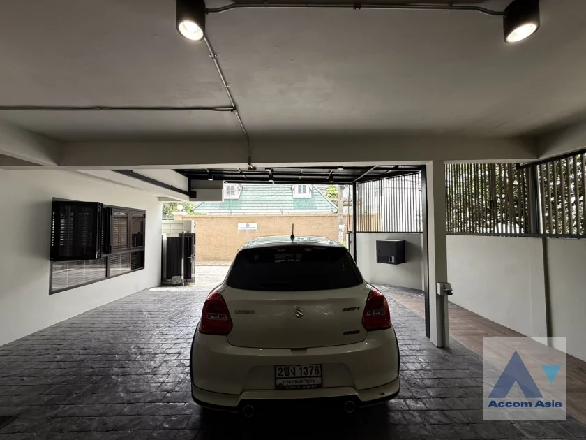 27  2 br Townhouse For Rent in Sukhumvit ,Bangkok BTS Phra khanong AA46616