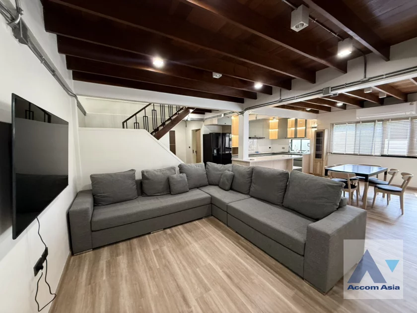 unitPet friendly |  2 Bedrooms  Townhouse For Rent in Sukhumvit, Bangkok  near BTS Phra khanong (AA46616)