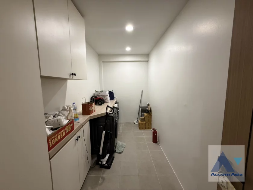 13  2 br Townhouse For Rent in Sukhumvit ,Bangkok BTS Phra khanong AA46616