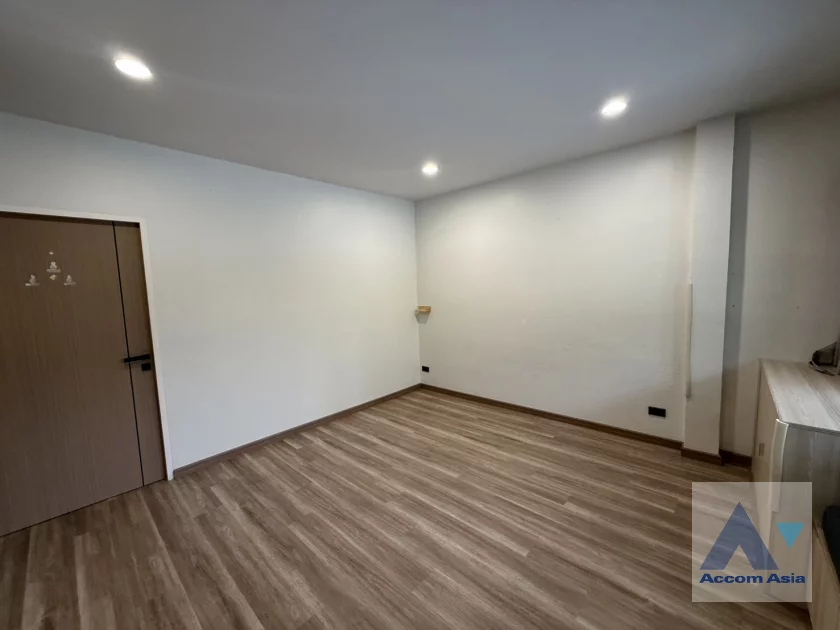 10  2 br Townhouse For Rent in Sukhumvit ,Bangkok BTS Phra khanong AA46616