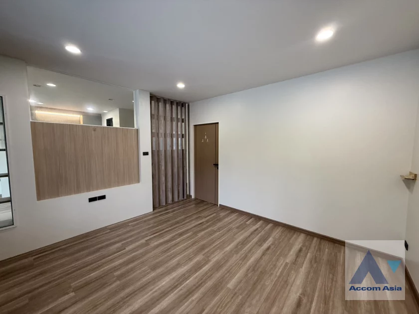 9  2 br Townhouse For Rent in Sukhumvit ,Bangkok BTS Phra khanong AA46616