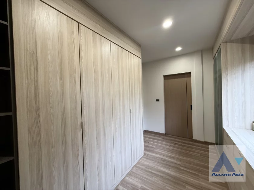 25  2 br Townhouse For Rent in Sukhumvit ,Bangkok BTS Phra khanong AA46616