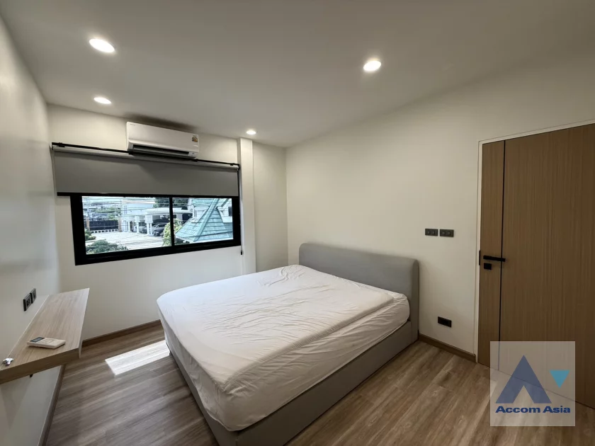 15  2 br Townhouse For Rent in Sukhumvit ,Bangkok BTS Phra khanong AA46616