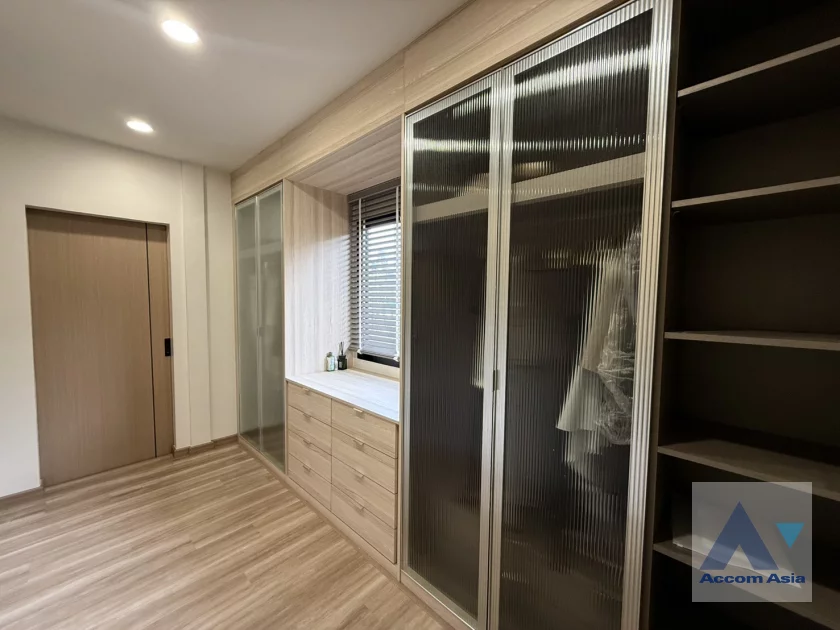 26  2 br Townhouse For Rent in Sukhumvit ,Bangkok BTS Phra khanong AA46616