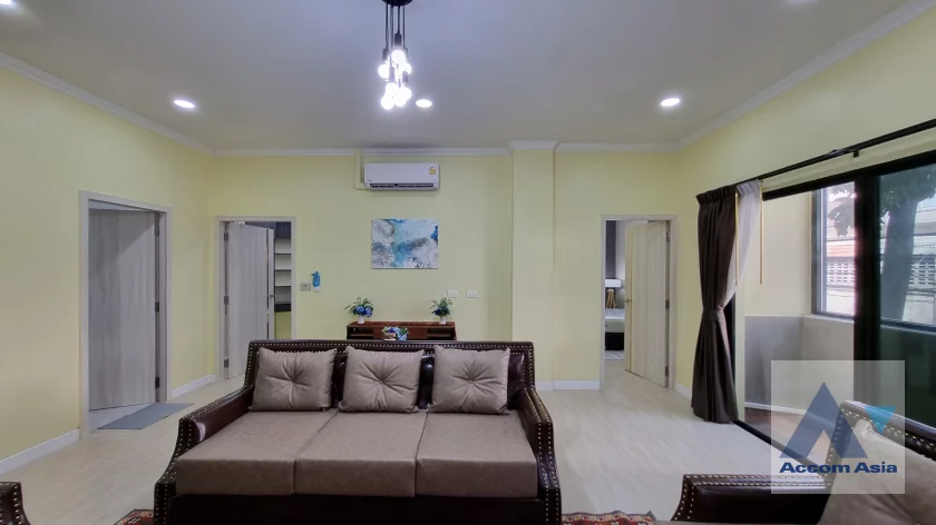 unitNewly renovated, Fully Furnished |  2 Bedrooms  Condominium For Rent & Sale in Sukhumvit, Bangkok  (AA46617)