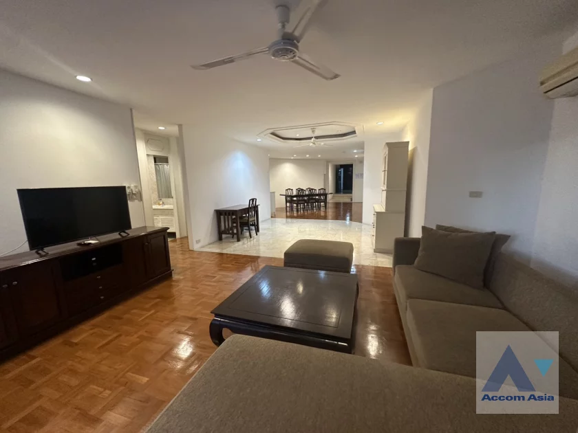 unit 3 Bedrooms  Apartment For Rent in Silom, Bangkok  near BTS Chong Nonsi (AA46632)