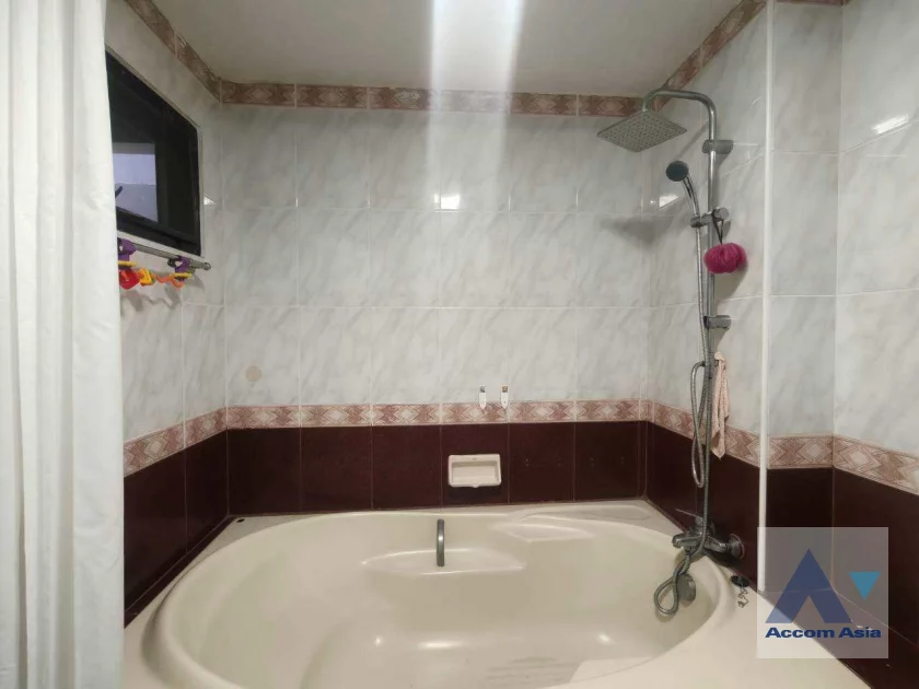 11  2 br Apartment for rent and sale in Sukhumvit ,Bangkok BTS Phrom Phong at Luxury fully serviced AA46633