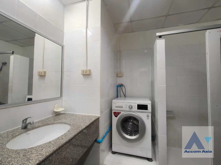 13  2 br Condominium For Rent in Ploenchit ,Bangkok BTS Ploenchit at Witthayu Complex AA46636