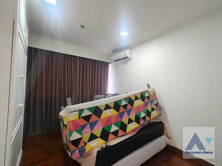 unit 2 Bedrooms  Condominium For Rent in Ploenchit, Bangkok  near BTS Ploenchit (AA46637)