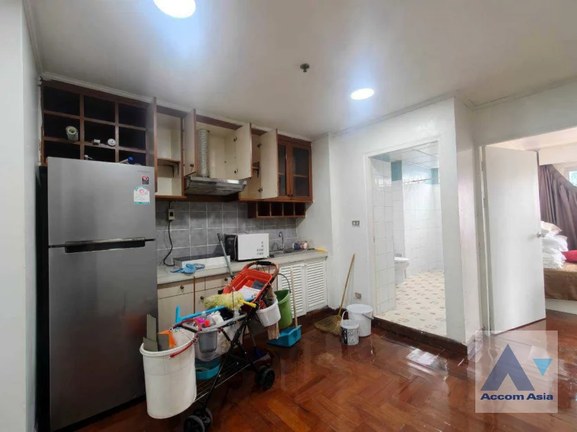 unit 2 Bedrooms  Condominium For Rent in Ploenchit, Bangkok  near BTS Ploenchit (AA46637)