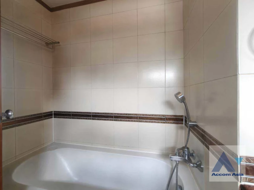 11  2 br Condominium For Rent in Ploenchit ,Bangkok BTS Chitlom at Baan Na Varang AA46638