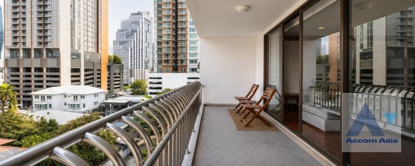 unit 4 Bedrooms  Apartment For Rent in Sukhumvit, Bangkok  near BTS Phrom Phong (AA46644)