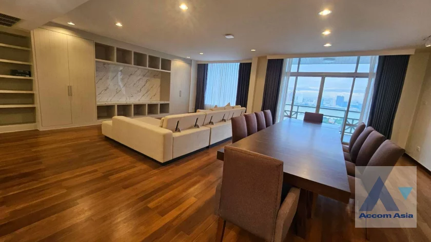unit 3 Bedrooms  Condominium For Rent in Ploenchit, Bangkok  near BTS Ploenchit (AA46645)