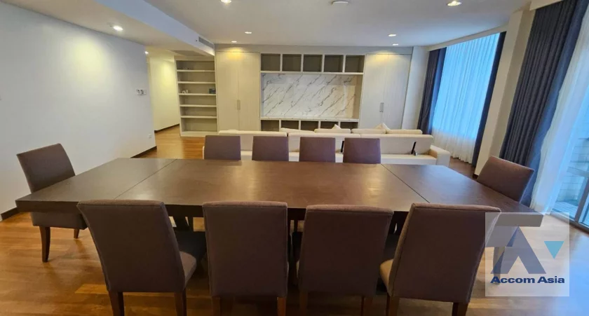 unit 3 Bedrooms  Condominium For Rent in Ploenchit, Bangkok  near BTS Ploenchit (AA46645)