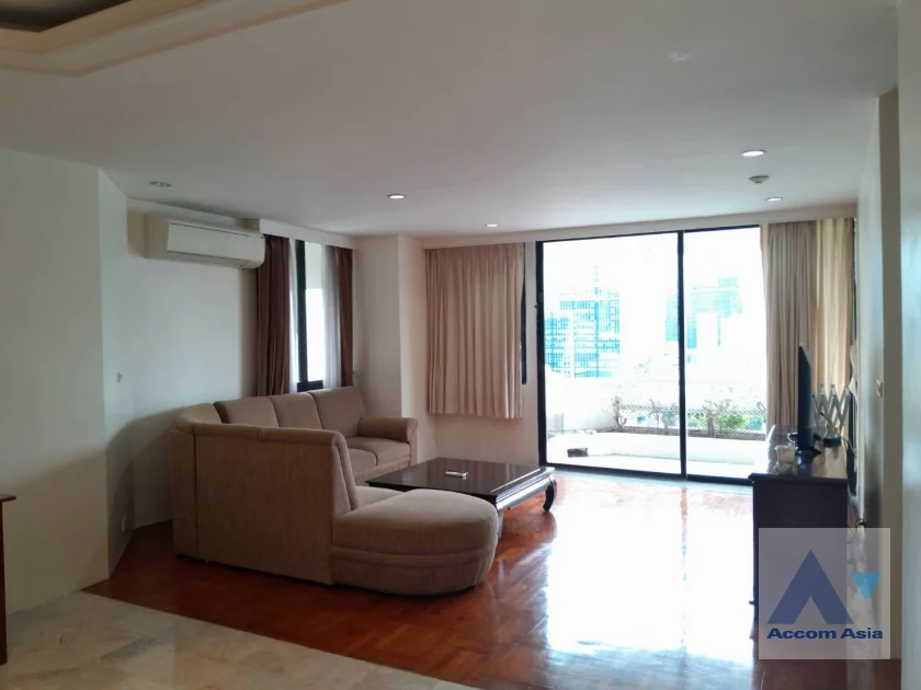 unit 3 Bedrooms  Apartment For Rent in Silom, Bangkok  near BTS Chong Nonsi (AA46650)