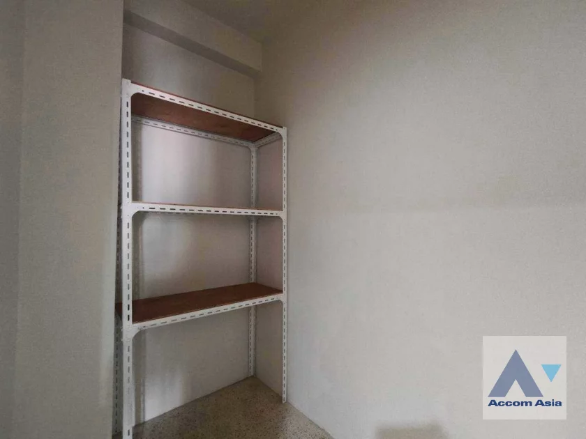 8  3 br Apartment For Rent in Sukhumvit ,Bangkok BTS Nana at Low rise and Peaceful AA46657