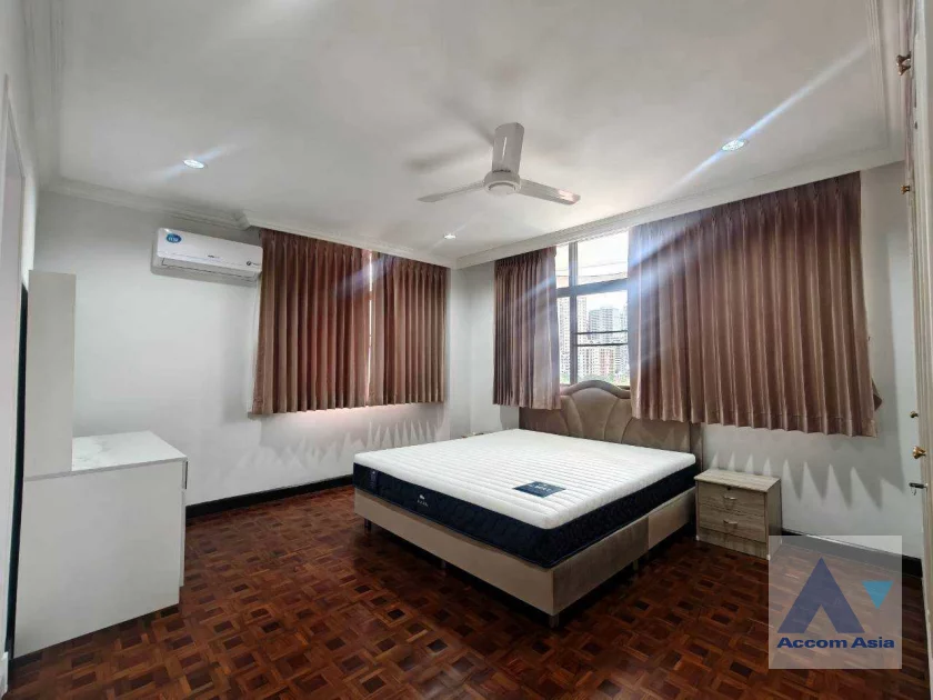 12  3 br Apartment For Rent in Sukhumvit ,Bangkok BTS Nana at Low rise and Peaceful AA46657