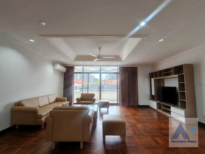 unit 3 Bedrooms  Apartment For Rent in Sukhumvit, Bangkok  near BTS Nana (AA46657)