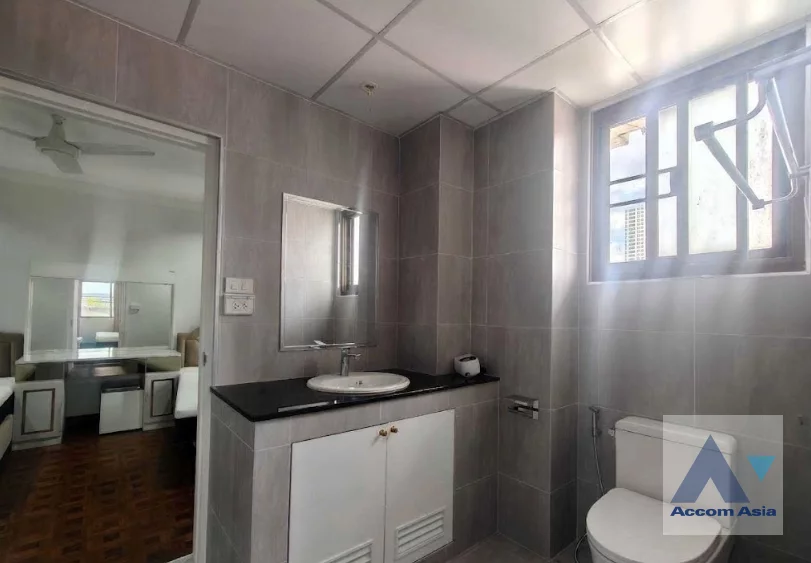 14  3 br Apartment For Rent in Sukhumvit ,Bangkok BTS Nana at Low rise and Peaceful AA46657