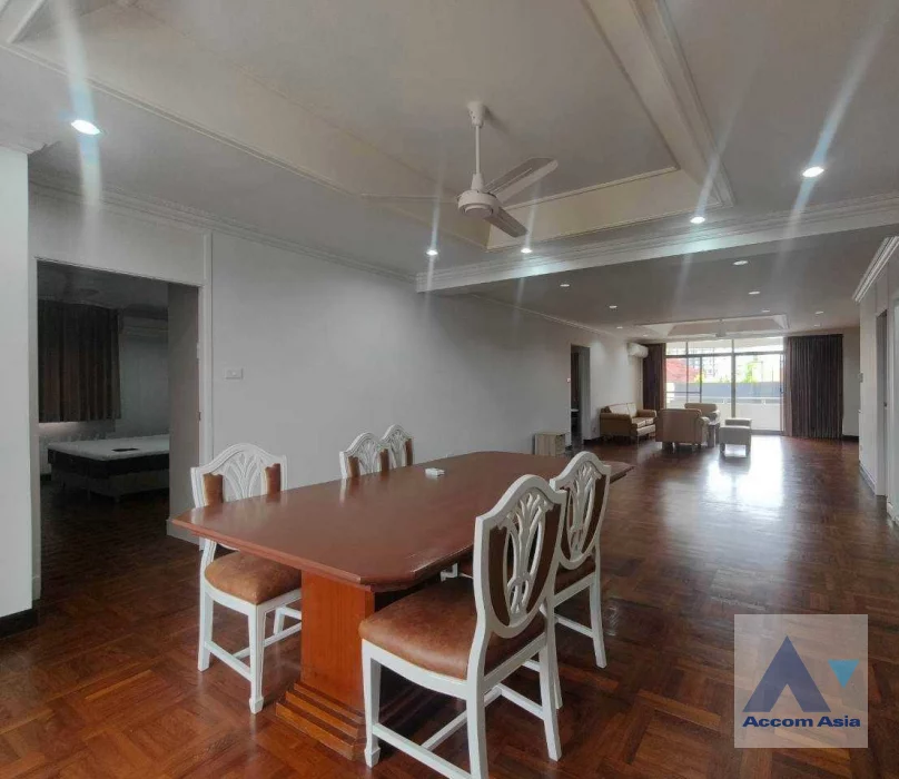 5  3 br Apartment For Rent in Sukhumvit ,Bangkok BTS Nana at Low rise and Peaceful AA46657