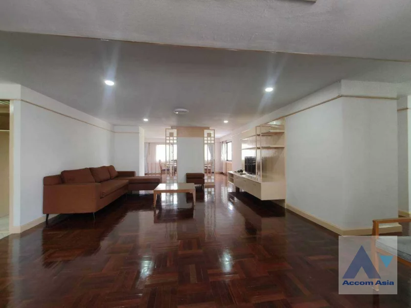 unit 3 Bedrooms  Apartment For Rent in Sukhumvit, Bangkok  near BTS Nana (AA46658)