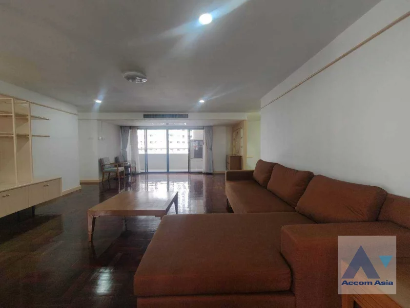  1  3 br Apartment For Rent in Sukhumvit ,Bangkok BTS Nana at Perfect for Pet lovers Apartment, near NIST Intl AA46658