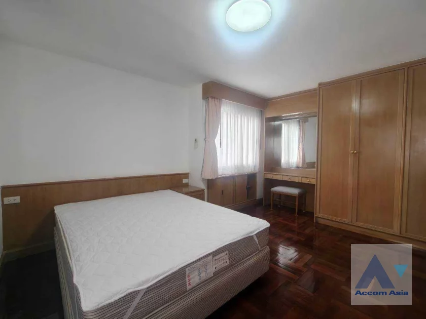 8  3 br Apartment For Rent in Sukhumvit ,Bangkok BTS Nana at Perfect for Pet lovers Apartment, near NIST Intl AA46658
