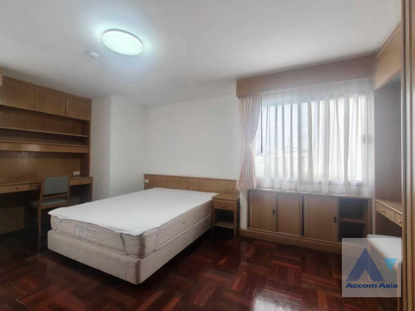 7  3 br Apartment For Rent in Sukhumvit ,Bangkok BTS Nana at Perfect for Pet lovers Apartment, near NIST Intl AA46658