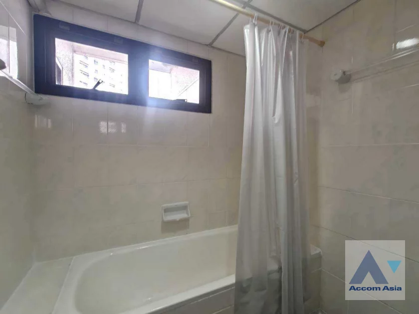 13  3 br Apartment For Rent in Sukhumvit ,Bangkok BTS Nana at Perfect for Pet lovers Apartment, near NIST Intl AA46658