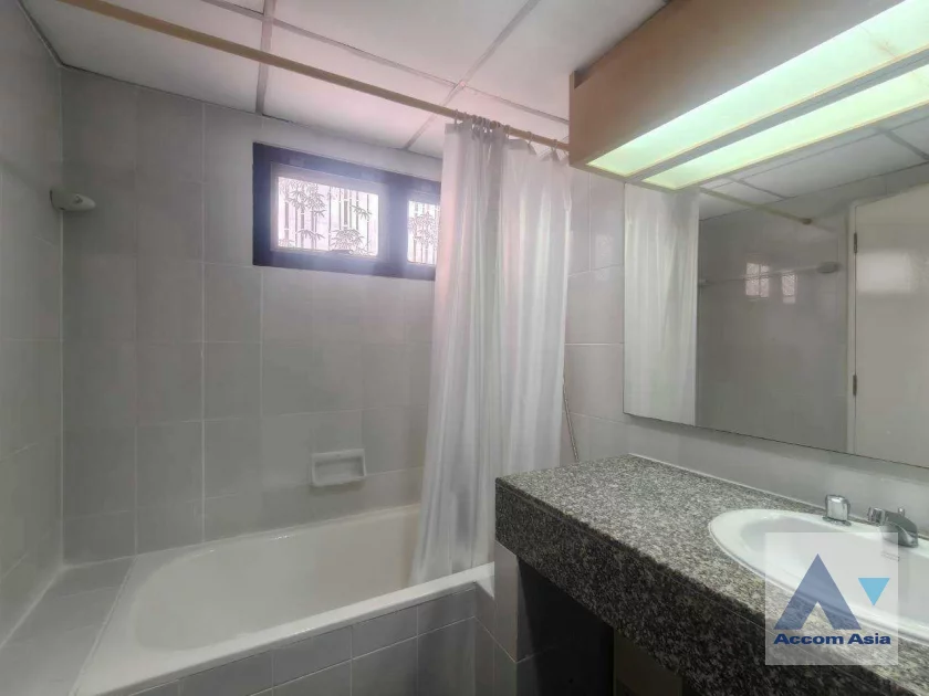 14  3 br Apartment For Rent in Sukhumvit ,Bangkok BTS Nana at Perfect for Pet lovers Apartment, near NIST Intl AA46658