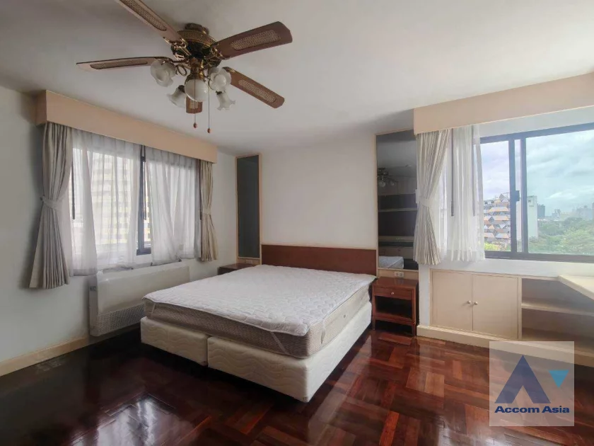 11  3 br Apartment For Rent in Sukhumvit ,Bangkok BTS Nana at Perfect for Pet lovers Apartment, near NIST Intl AA46658