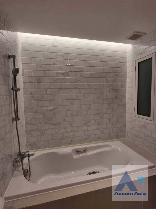 18  3 br Condominium for rent and sale in Sukhumvit ,Bangkok BTS Nana at Newton Tower AA46659