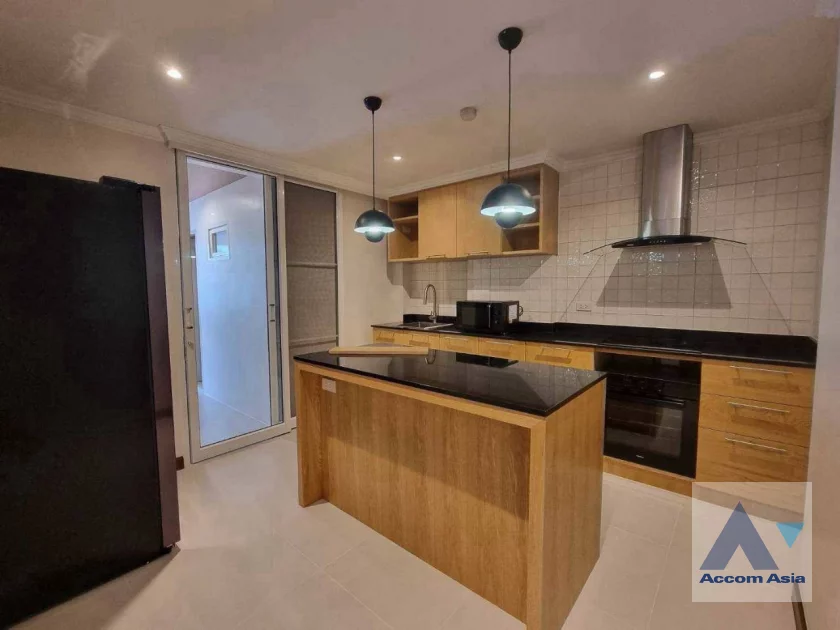 4  3 br Condominium for rent and sale in Sukhumvit ,Bangkok BTS Nana at Newton Tower AA46659