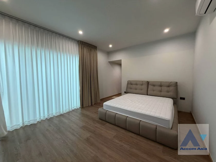 9  3 br House For Rent in Pattanakarn ,Bangkok MRT Si Kritha AA46679