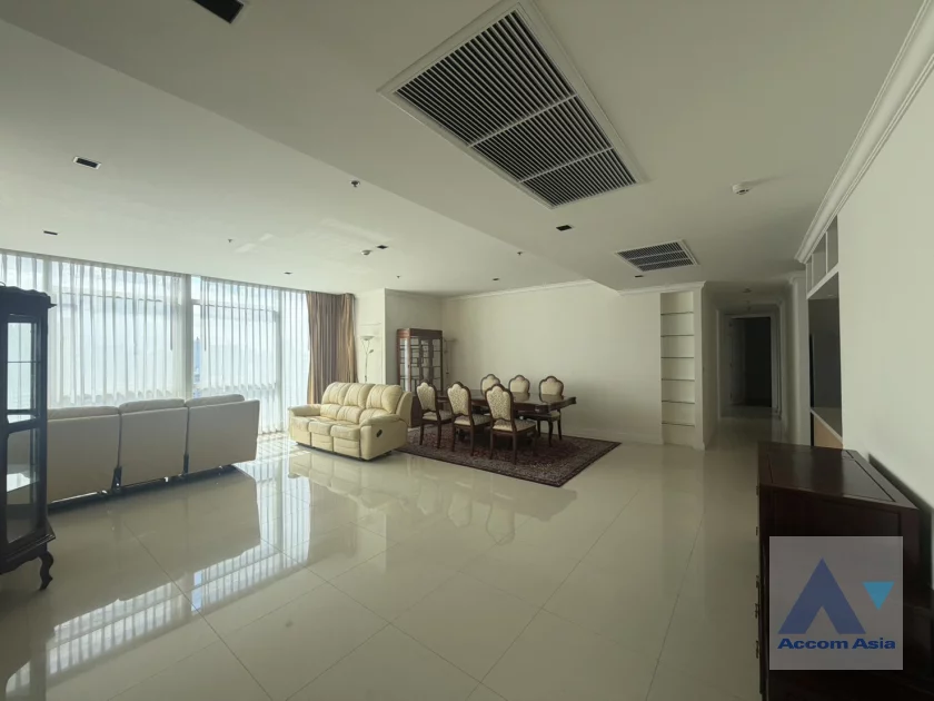 unit 3 Bedrooms  Condominium For Rent in Ploenchit, Bangkok  near BTS Ploenchit (AA46680)