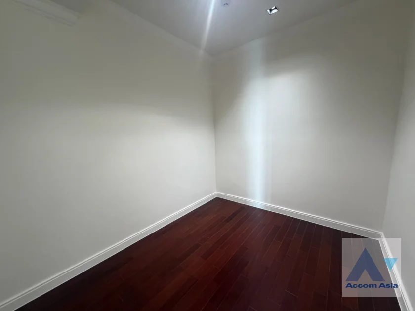 10  3 br Condominium For Rent in Ploenchit ,Bangkok BTS Ploenchit at Athenee Residence AA46680