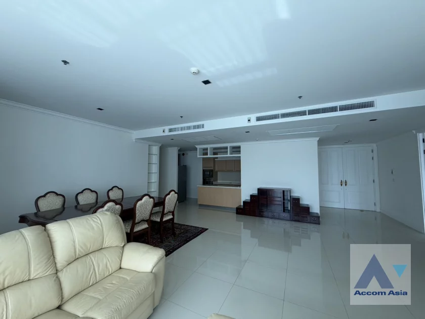 unit 3 Bedrooms  Condominium For Rent in Ploenchit, Bangkok  near BTS Ploenchit (AA46680)