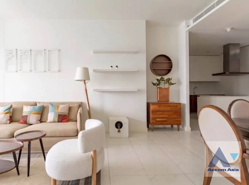 unit 2 Bedrooms  Condominium For Rent in Ploenchit, Bangkok  near MRT Silom - BTS Ratchadamri (AA46693)