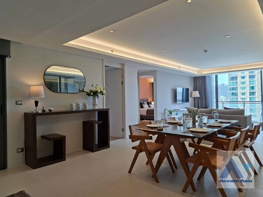 unit 3 Bedrooms  Condominium For Rent in Sukhumvit, Bangkok  near BTS Phrom Phong (AA46701)