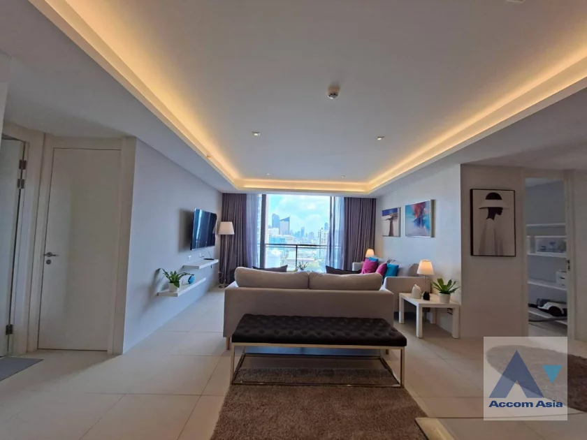unit 3 Bedrooms  Condominium For Rent in Sukhumvit, Bangkok  near BTS Phrom Phong (AA46701)